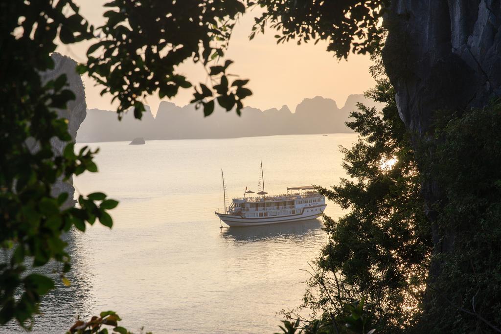 Hotel Garden Bay Cruise Ha Long Exterior foto