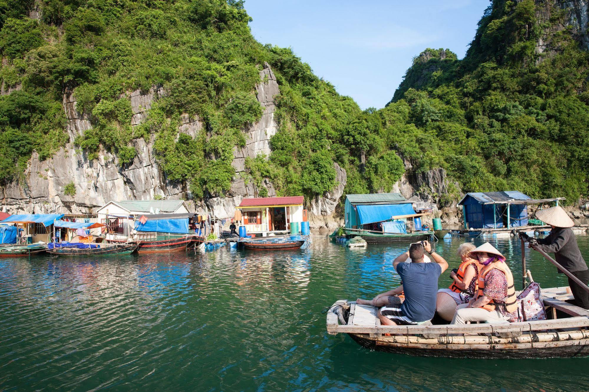 Hotel Garden Bay Cruise Ha Long Exterior foto
