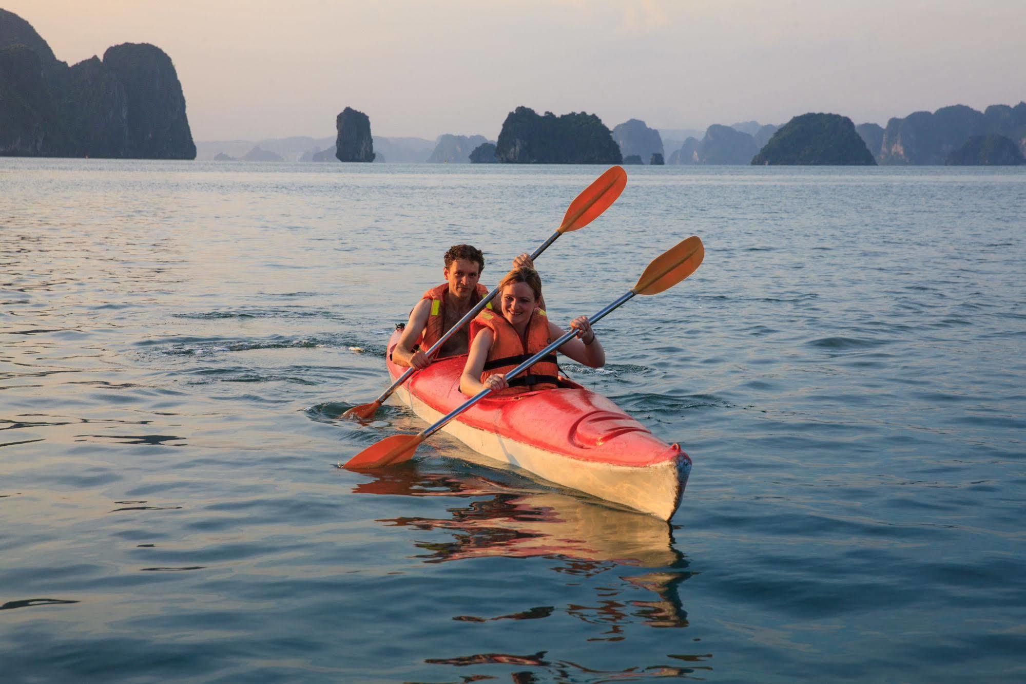 Hotel Garden Bay Cruise Ha Long Exterior foto